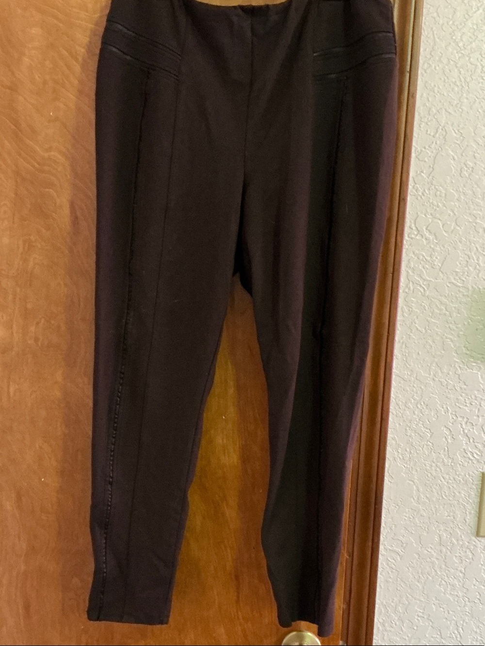 GNW Women’s Slim Stretch Pants in Black